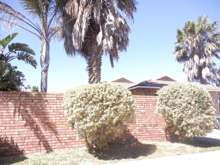 To Let 3 Bedroom Property for Rent in Summerstrand Eastern Cape